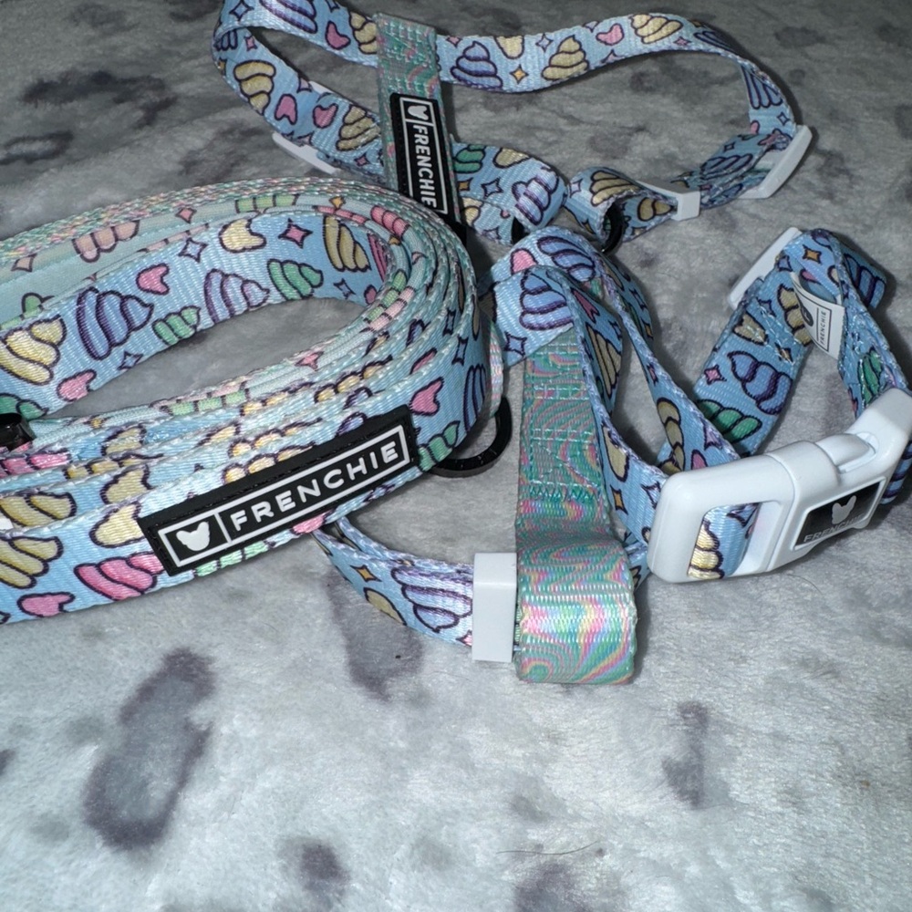 Frenchie Colorful Poopmoji Strap Harness and Leash Set